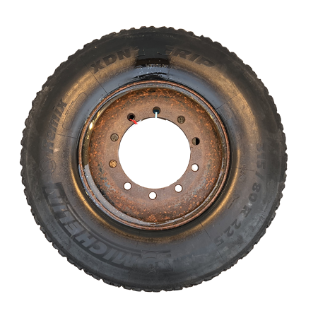 Däck på fälg 315/80r22,5